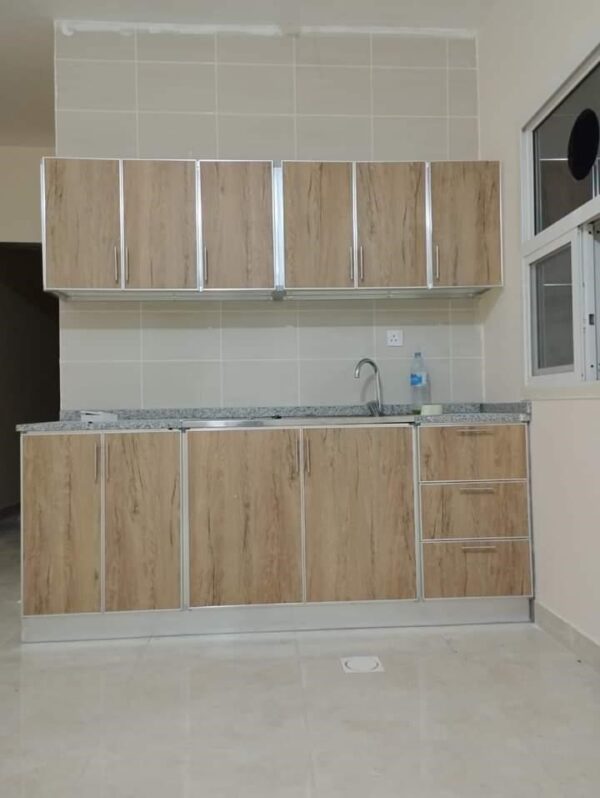 Contemporary Woodgrain Kitchen